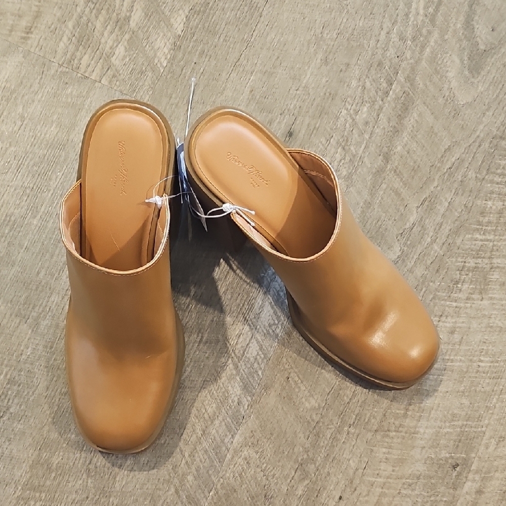Women's Tan Mules